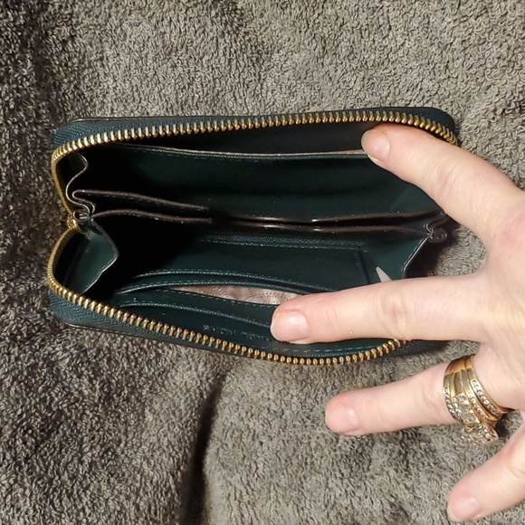 Michael Kors Wallet - Picture 8 of 8